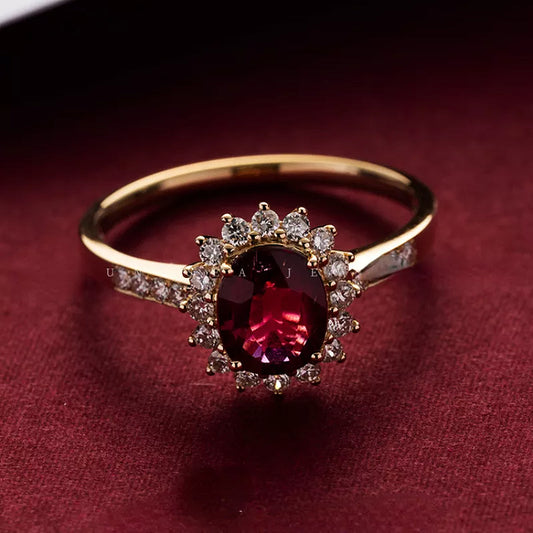 Niva Zia Vintage Red Crystal Gold Ring